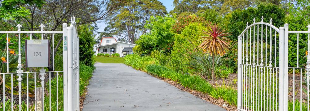  Jervis Bay Realty Holidays: Jado on the Lake – Captains Quarters Jervis Bay accommodation in Saint Georges Basin