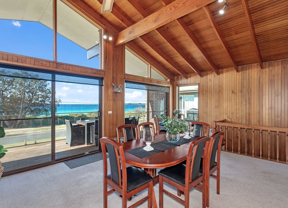  Jervis Bay Realty Holidays: Beachcombers on Collingwood Beach Jervis Bay accommodation in Vincentia