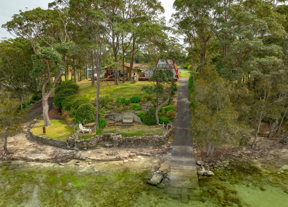  Jervis Bay Realty Holidays: Jado on the Lake – Captains Quarters Jervis Bay accommodation in Saint Georges Basin