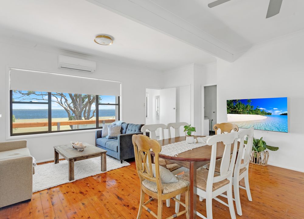  Jervis Bay Realty Holidays: Waterfront Fishermans Cottage Jervis Bay accommodation in Erowal Bay