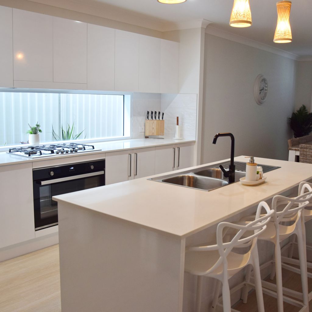 Kitchen and dining area.