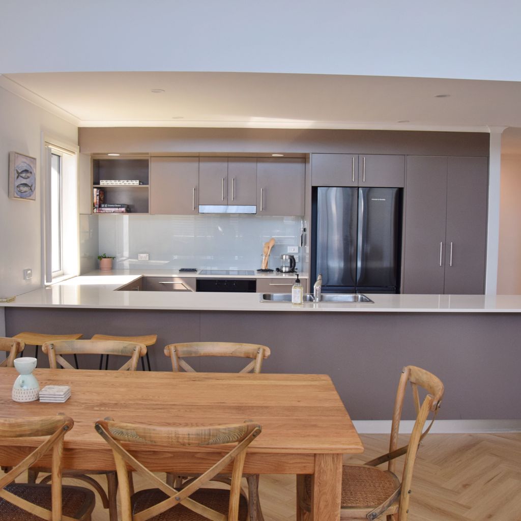 Kitchen and dining area.