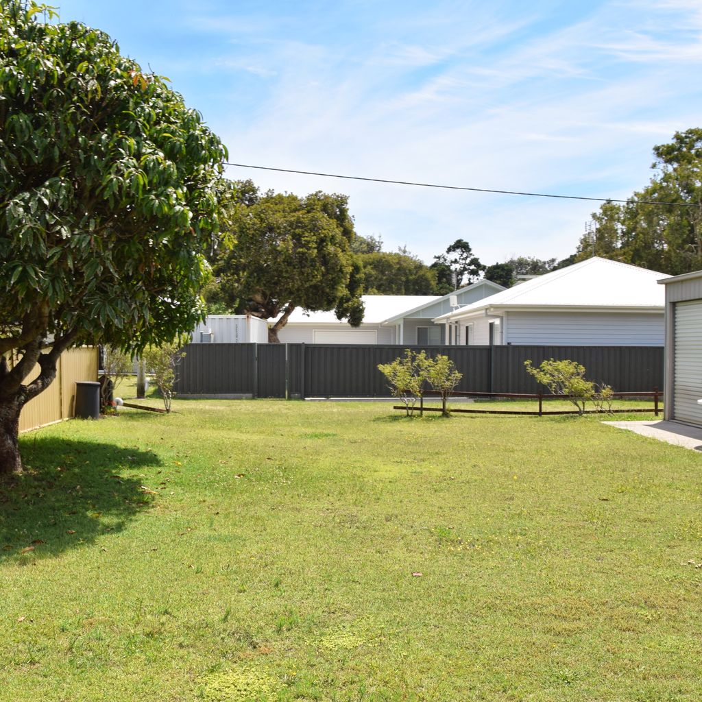 Backyard with entrance from Eversons Lane.