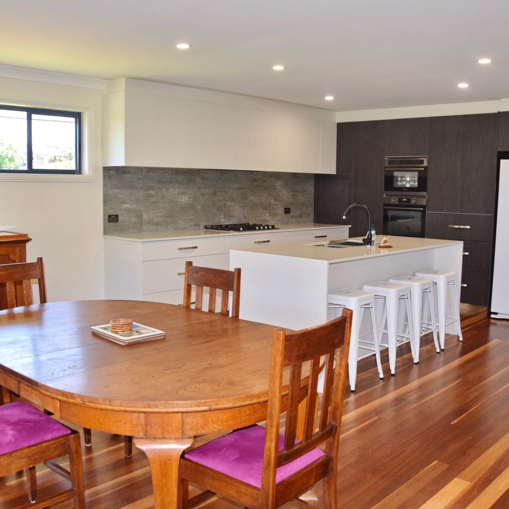 Kitchen and dining area.