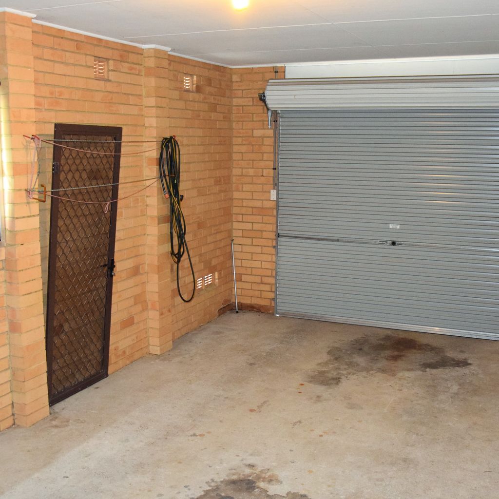 Garage.