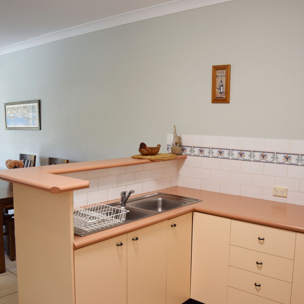 Kitchen and dining area.