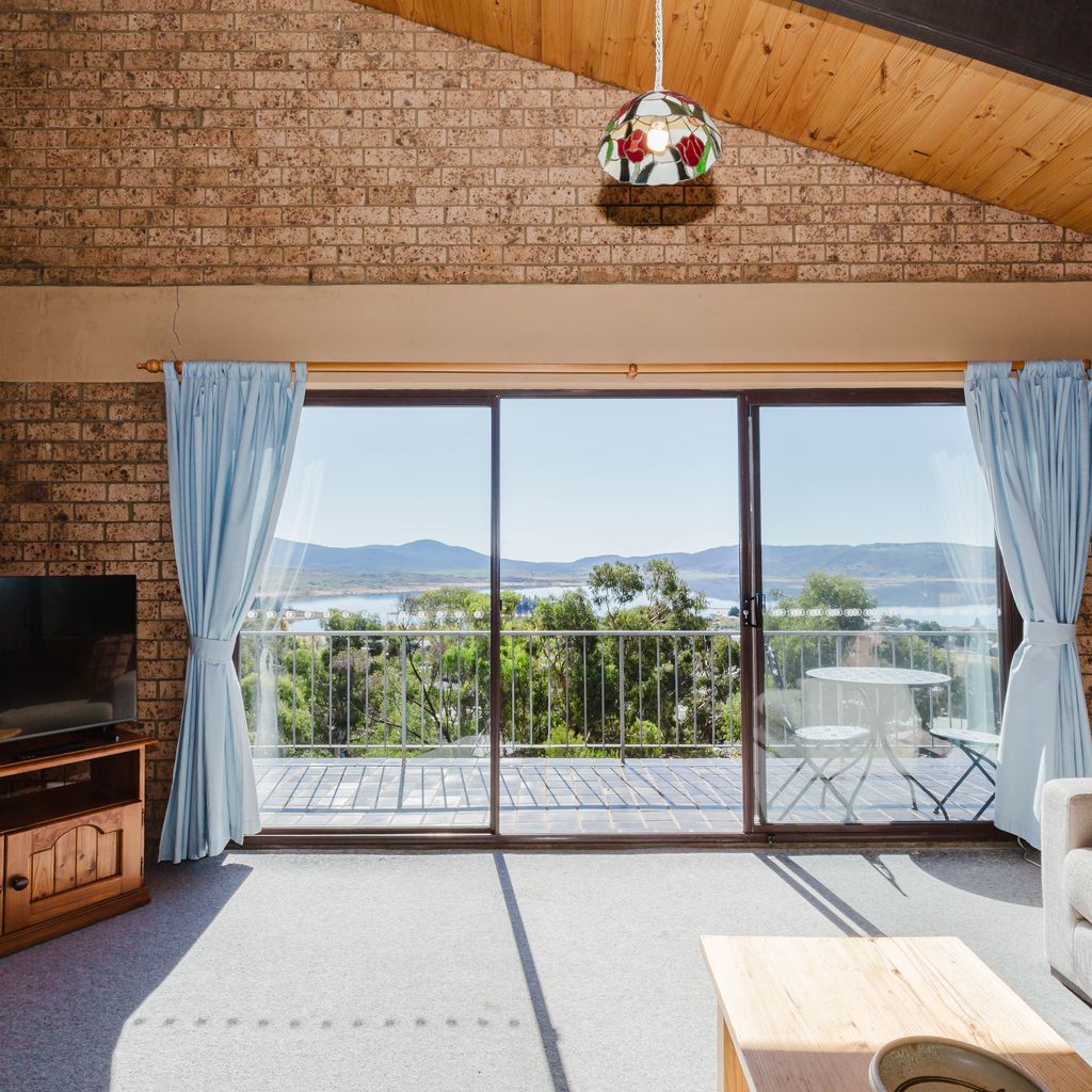 Aviemore – 2/14 Cobbodah Street