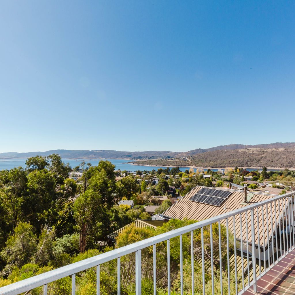 Aviemore – 2/14 Cobbodah Street