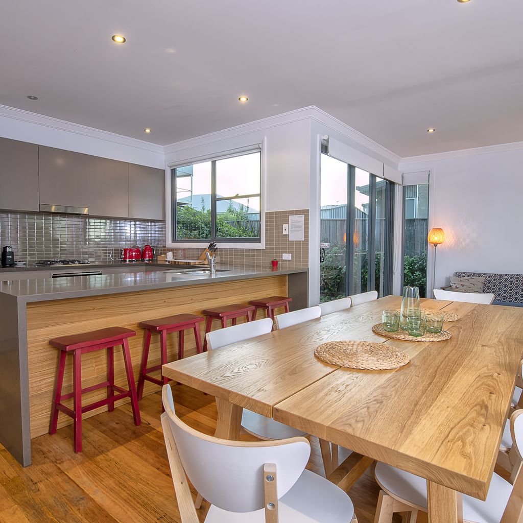 Piper’s – 2/111A Gippsland Street