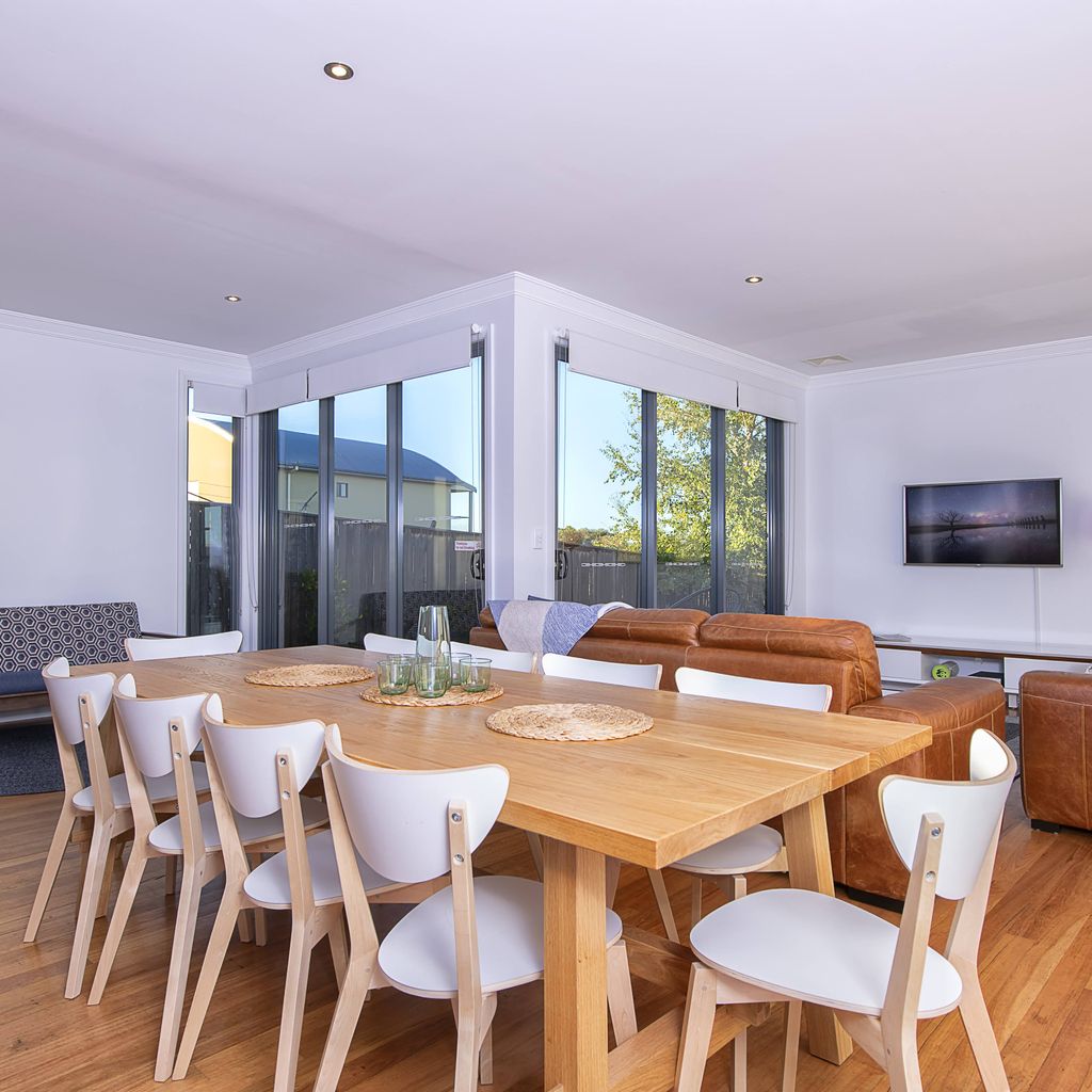 Piper’s – 2/111A Gippsland Street