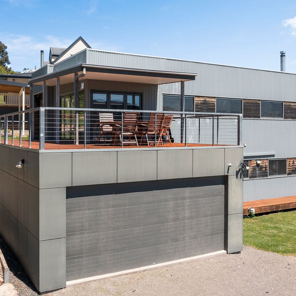 Black Diamond – Merrijig – Sleeps 14