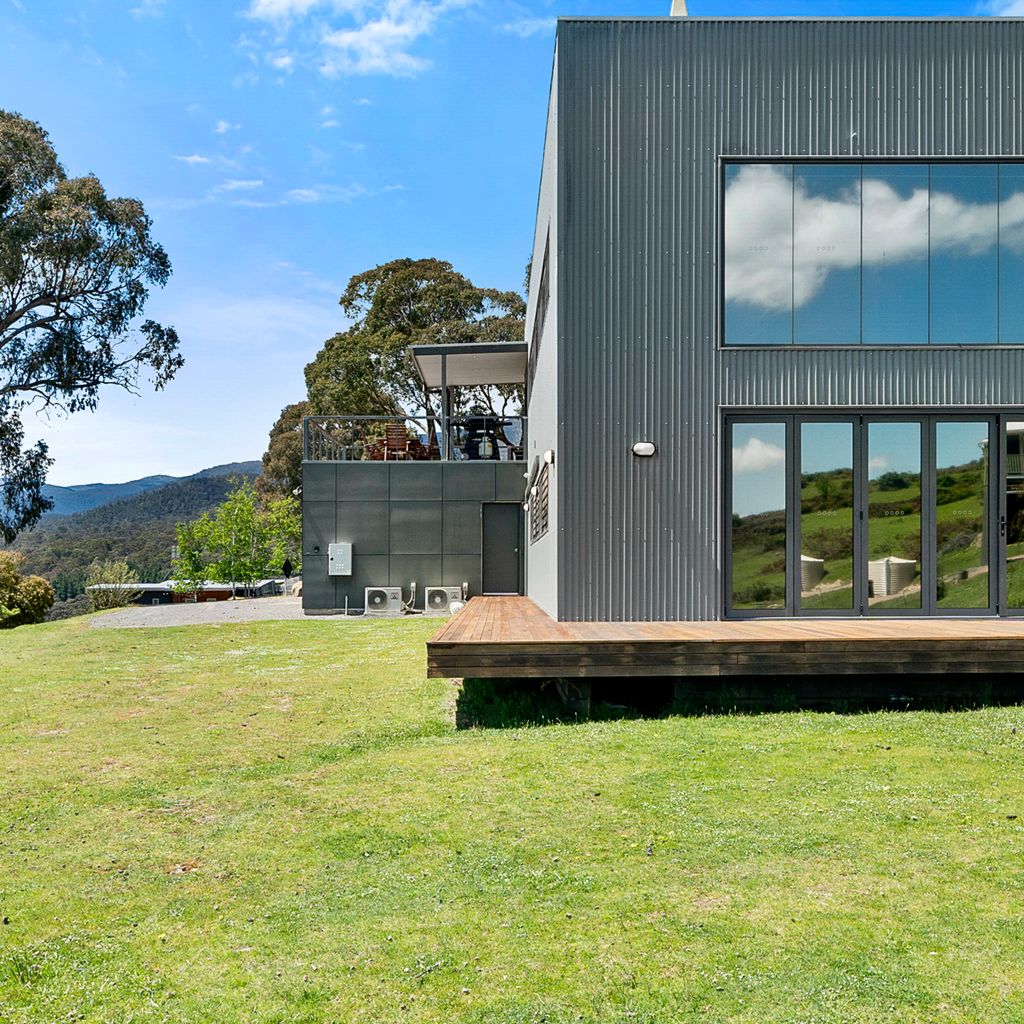 Black Diamond – Merrijig – Sleeps 14