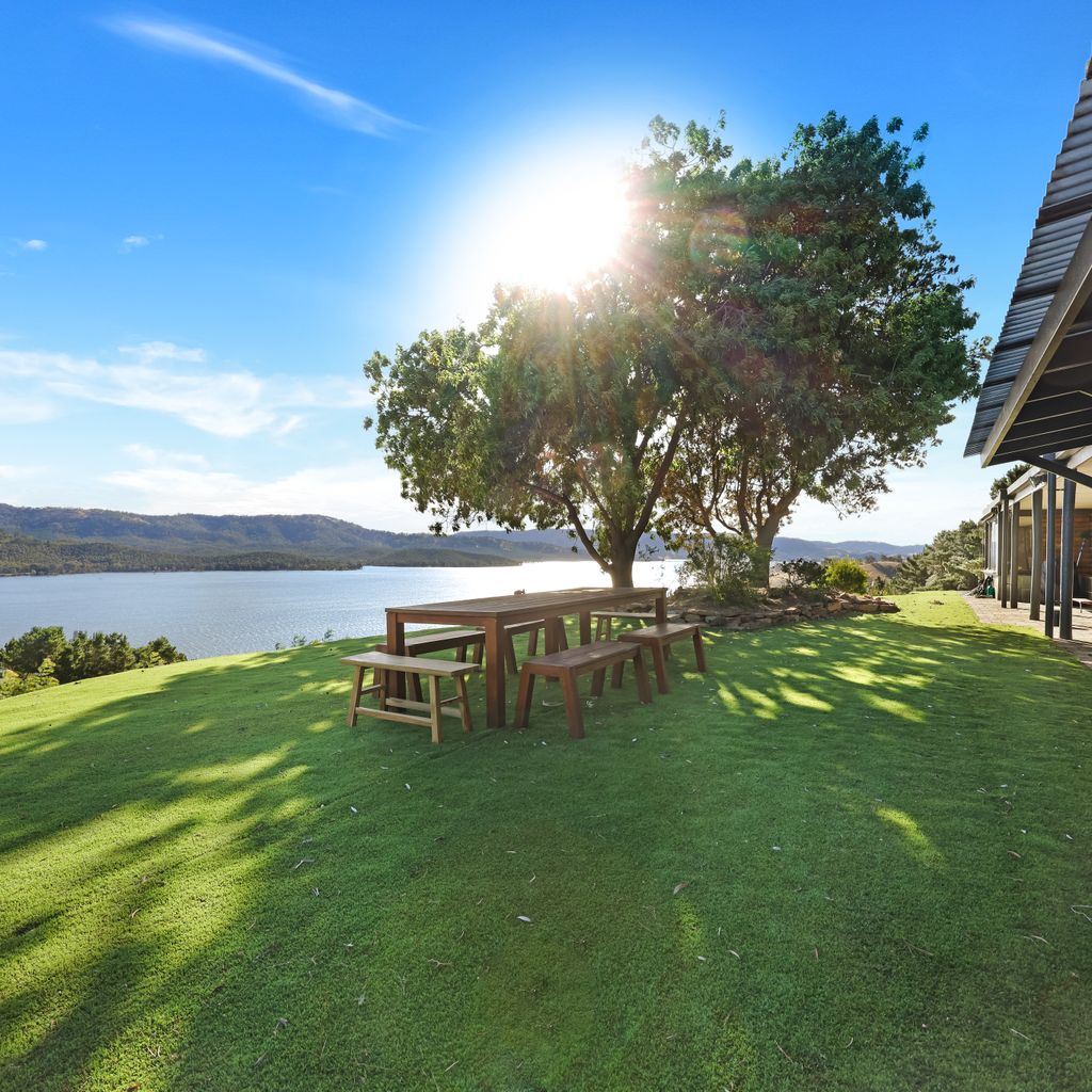 Lake Access – Mansfield – Sleeps 12