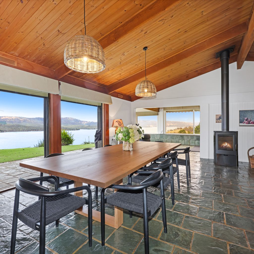 Lake Access – Mansfield – Sleeps 12