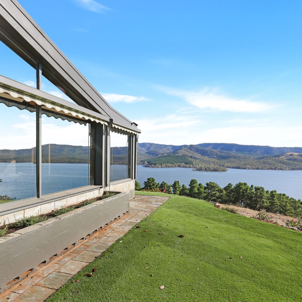 Lake Access – Mansfield – Sleeps 12
