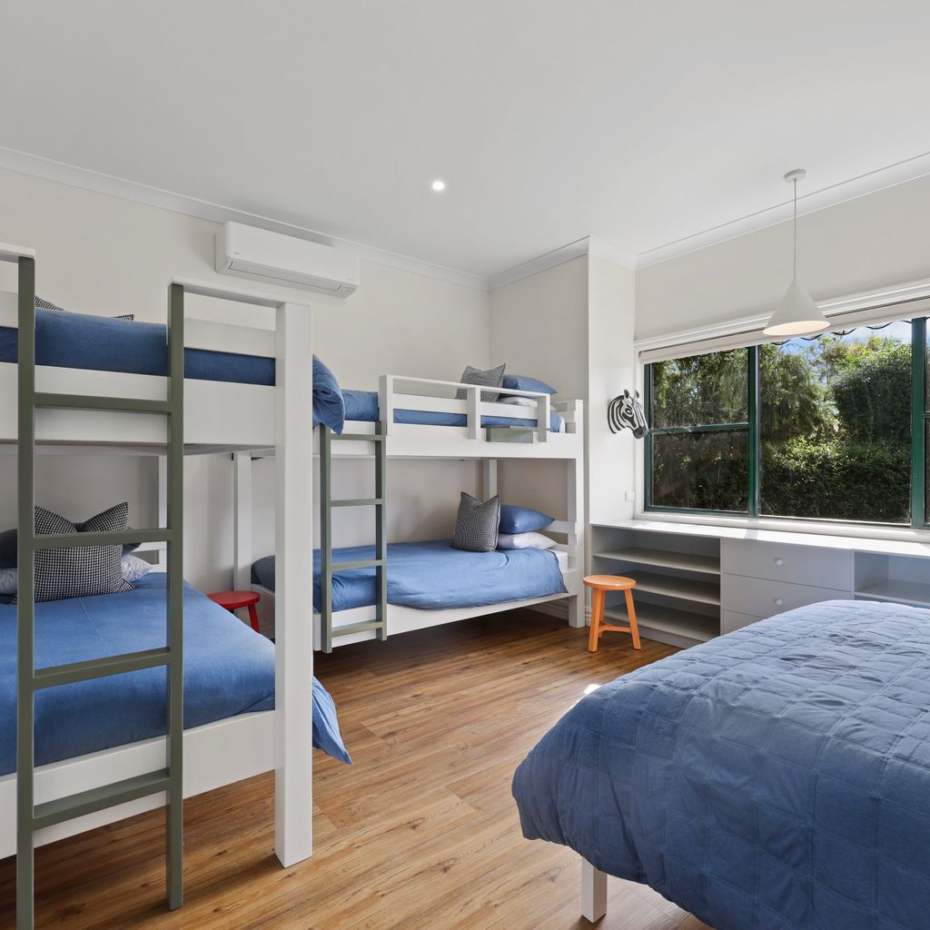 Lake Access – Mansfield – Sleeps 12