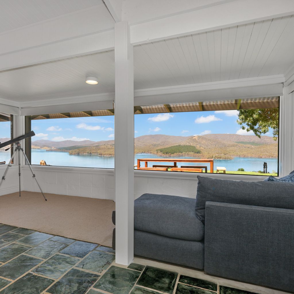 Lake Access – Mansfield – Sleeps 12