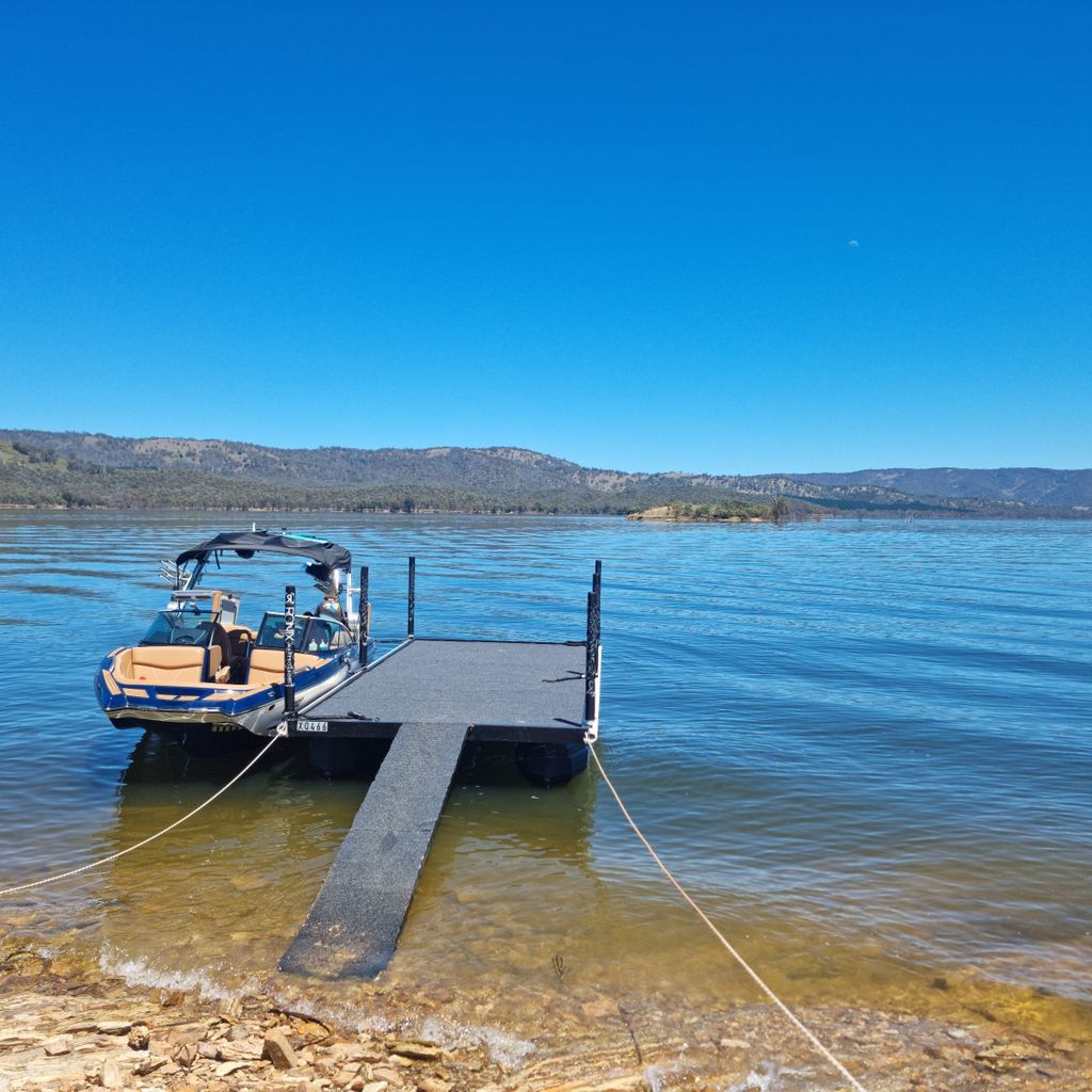 Lake Access – Mansfield – Sleeps 12