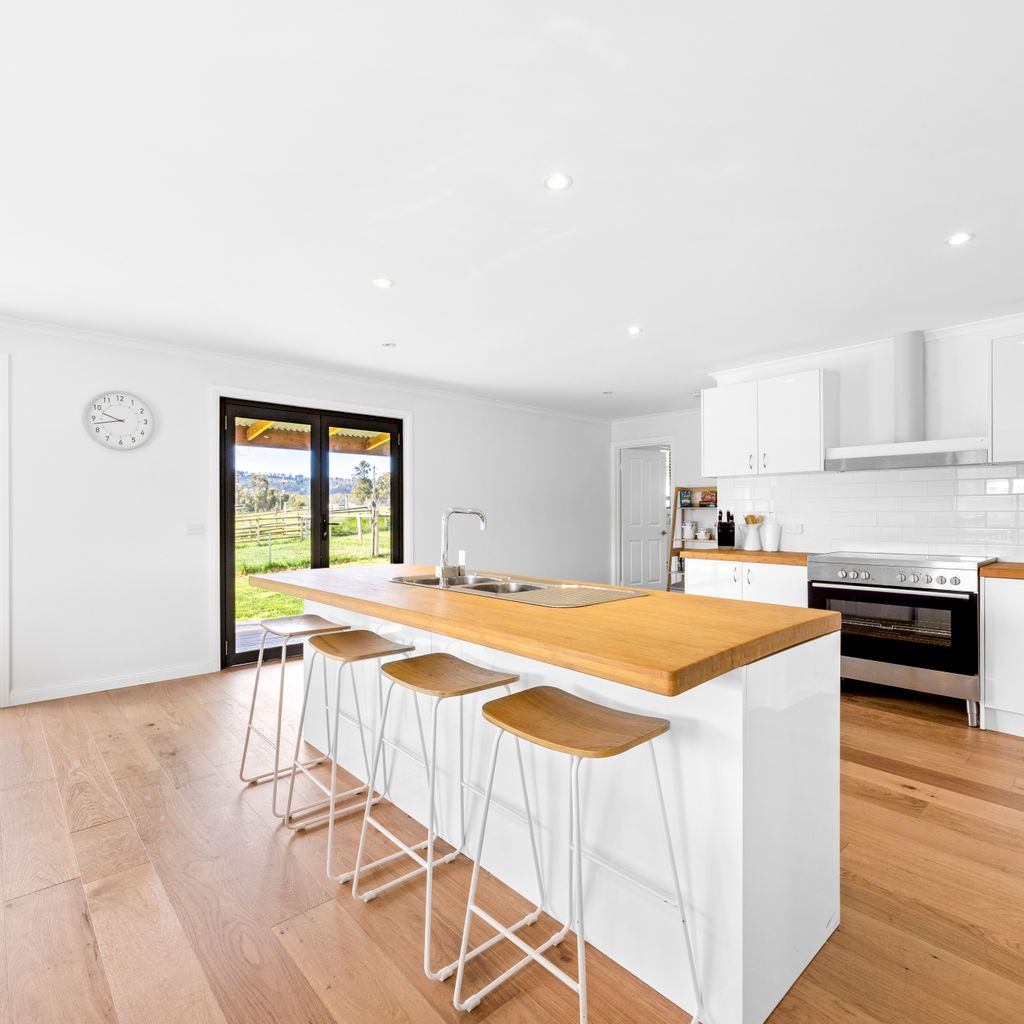 Kelly Creek Farm – Tolmie – Sleeps 10