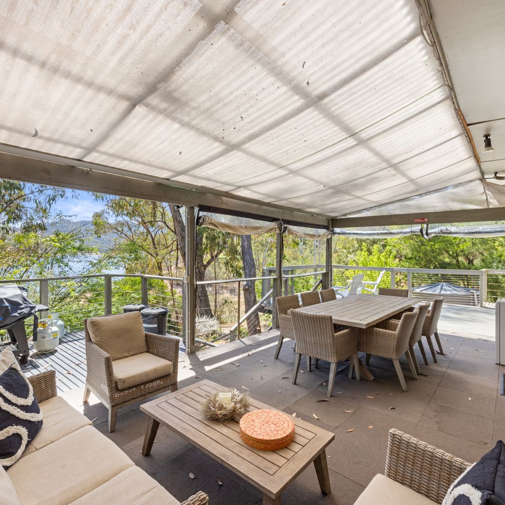 Paradise Retreat Lakehouse Jamieson