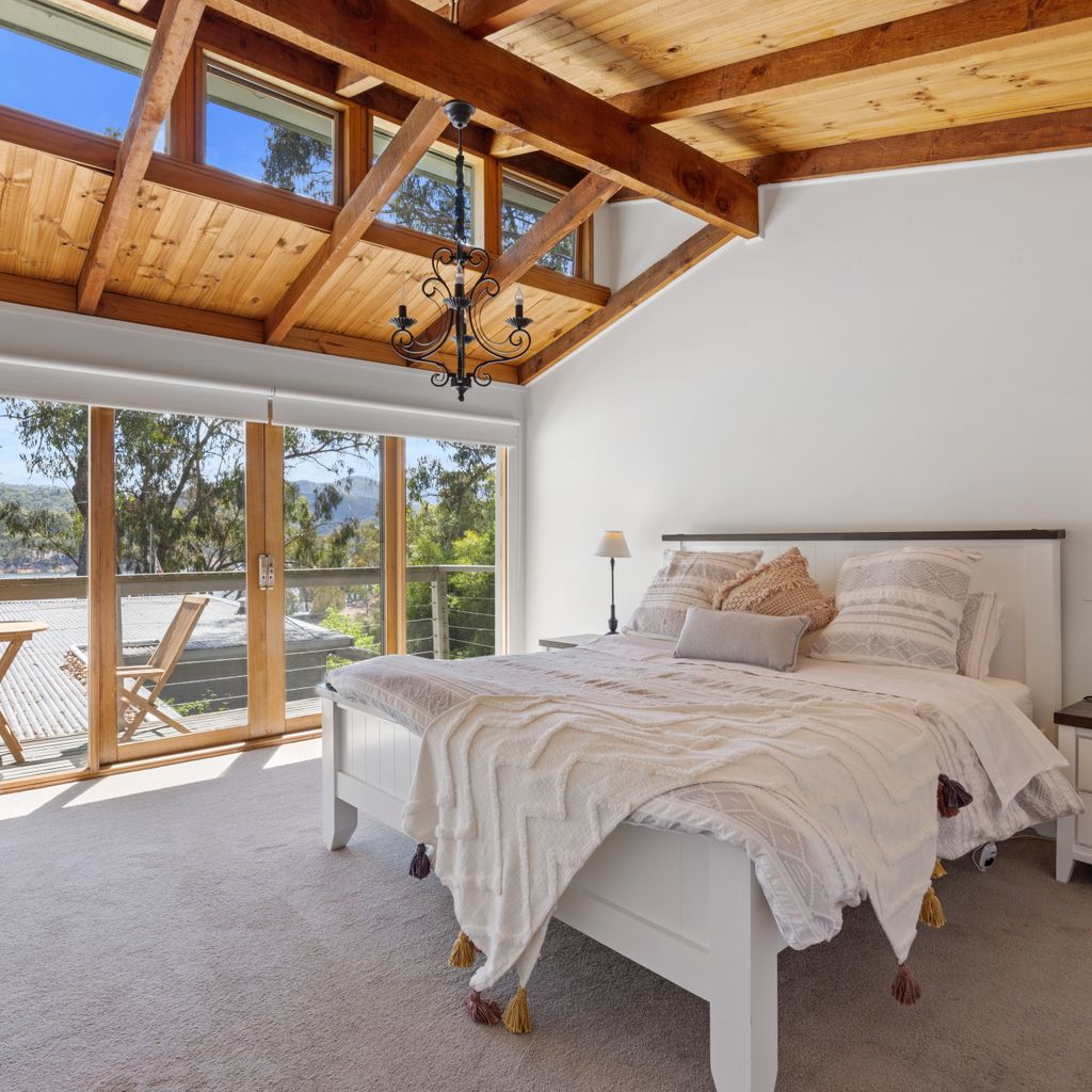 Paradise Retreat Lakehouse Jamieson