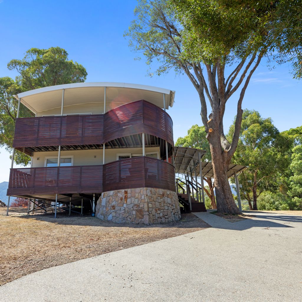 Eagles Nest – Merrijig – Sleeps 10