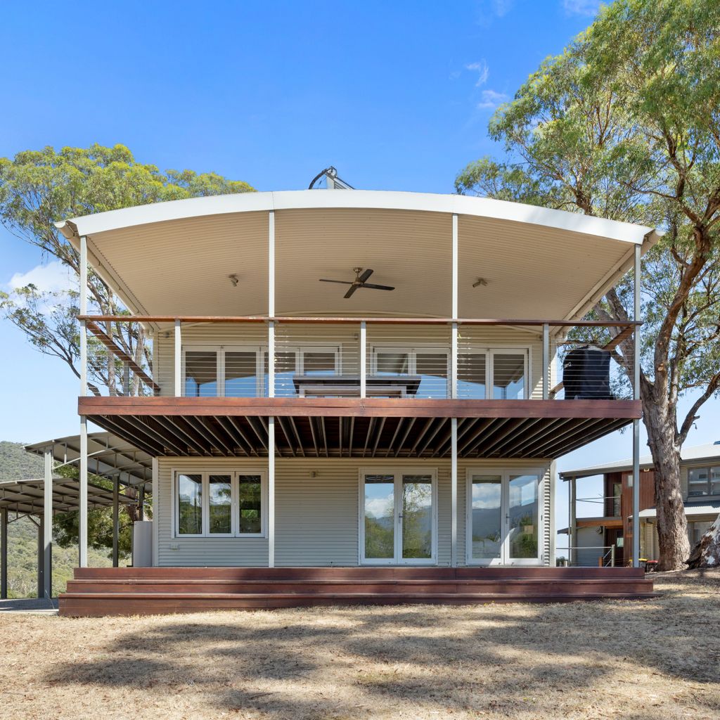 Eagles Nest – Merrijig – Sleeps 10
