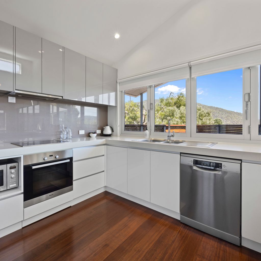 Eagles Nest – Merrijig – Sleeps 10