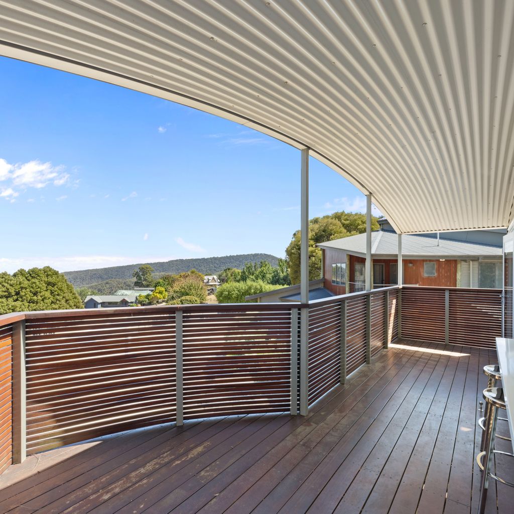 Eagles Nest – Merrijig – Sleeps 10