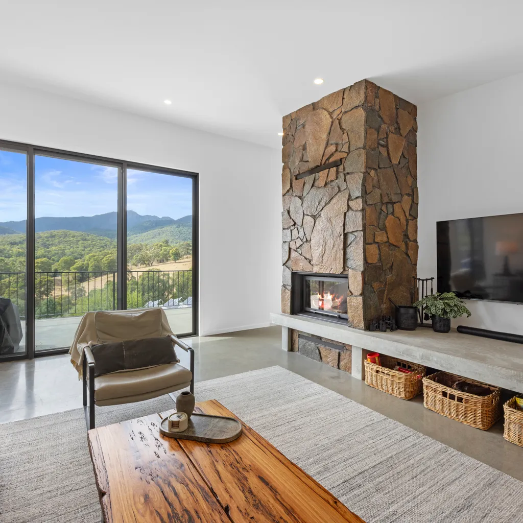 Tanderra 180 – Meaning “Resting Place” – Sleeps 12