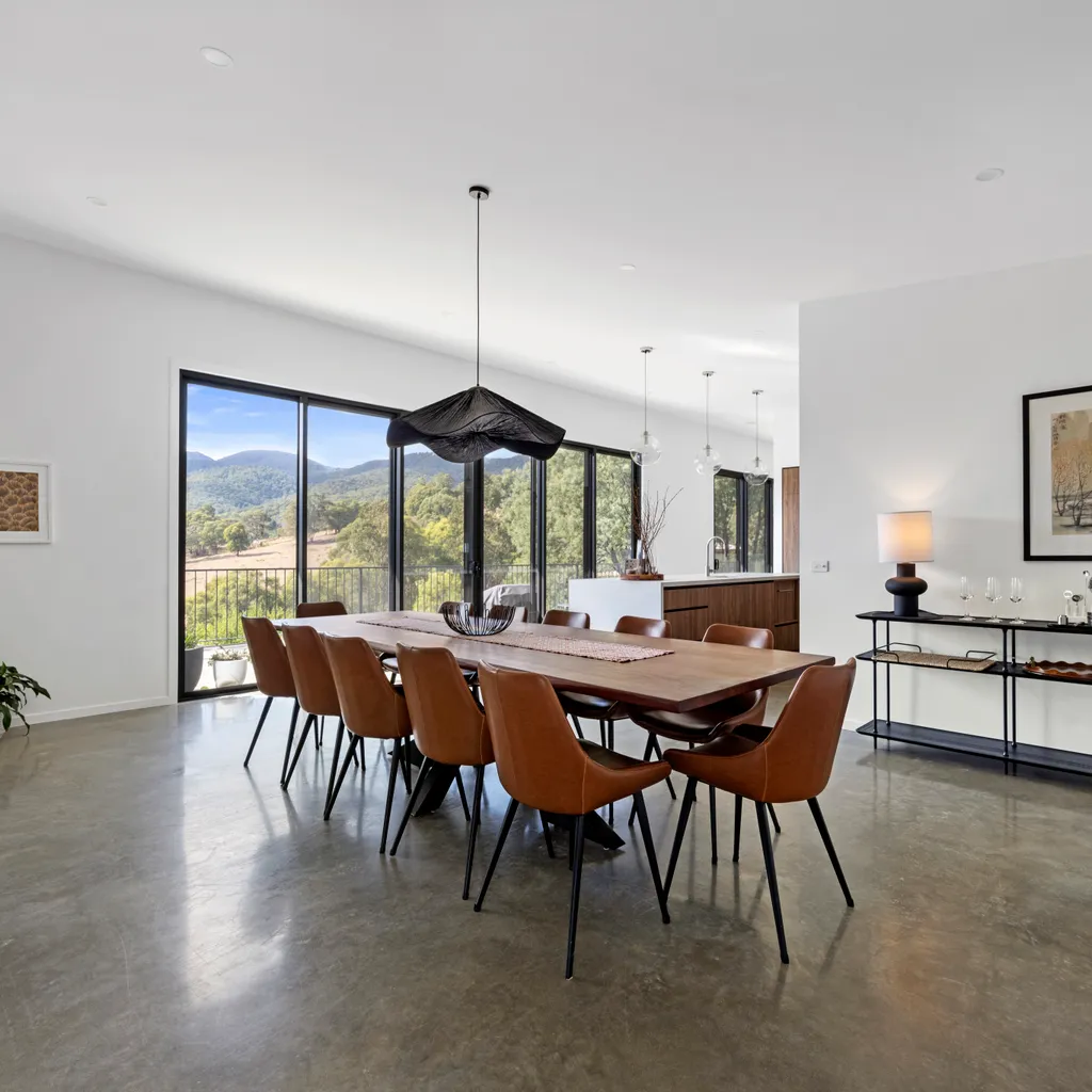 Tanderra 180 – Meaning “Resting Place” – Sleeps 12