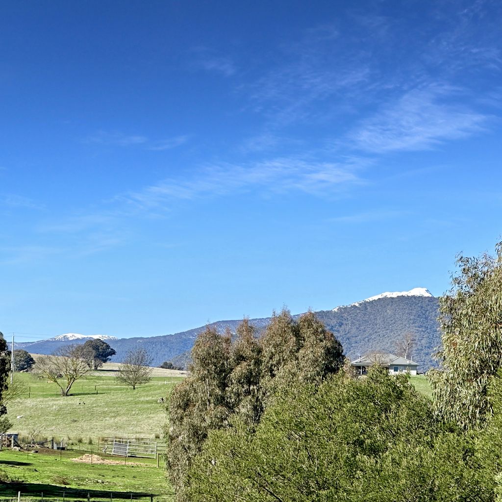 Redgum Apartment – Merrijig – Sleeps 7