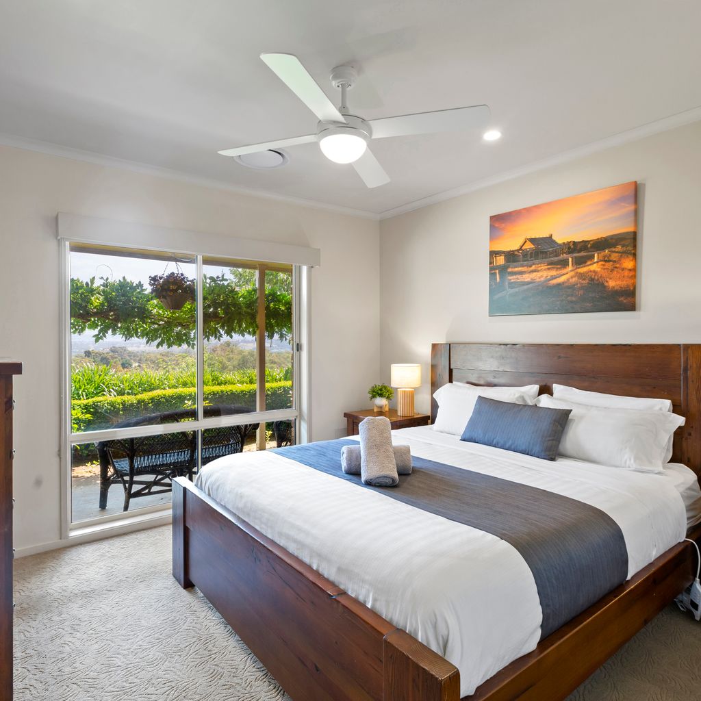 Monkey Gully Retreat – Mansfield – Sleeps 9