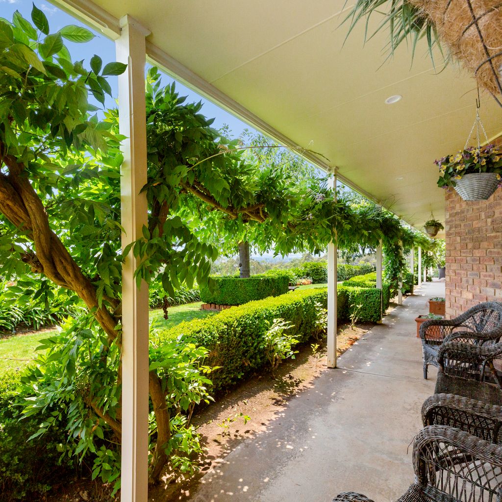 Monkey Gully Retreat – Mansfield – Sleeps 9