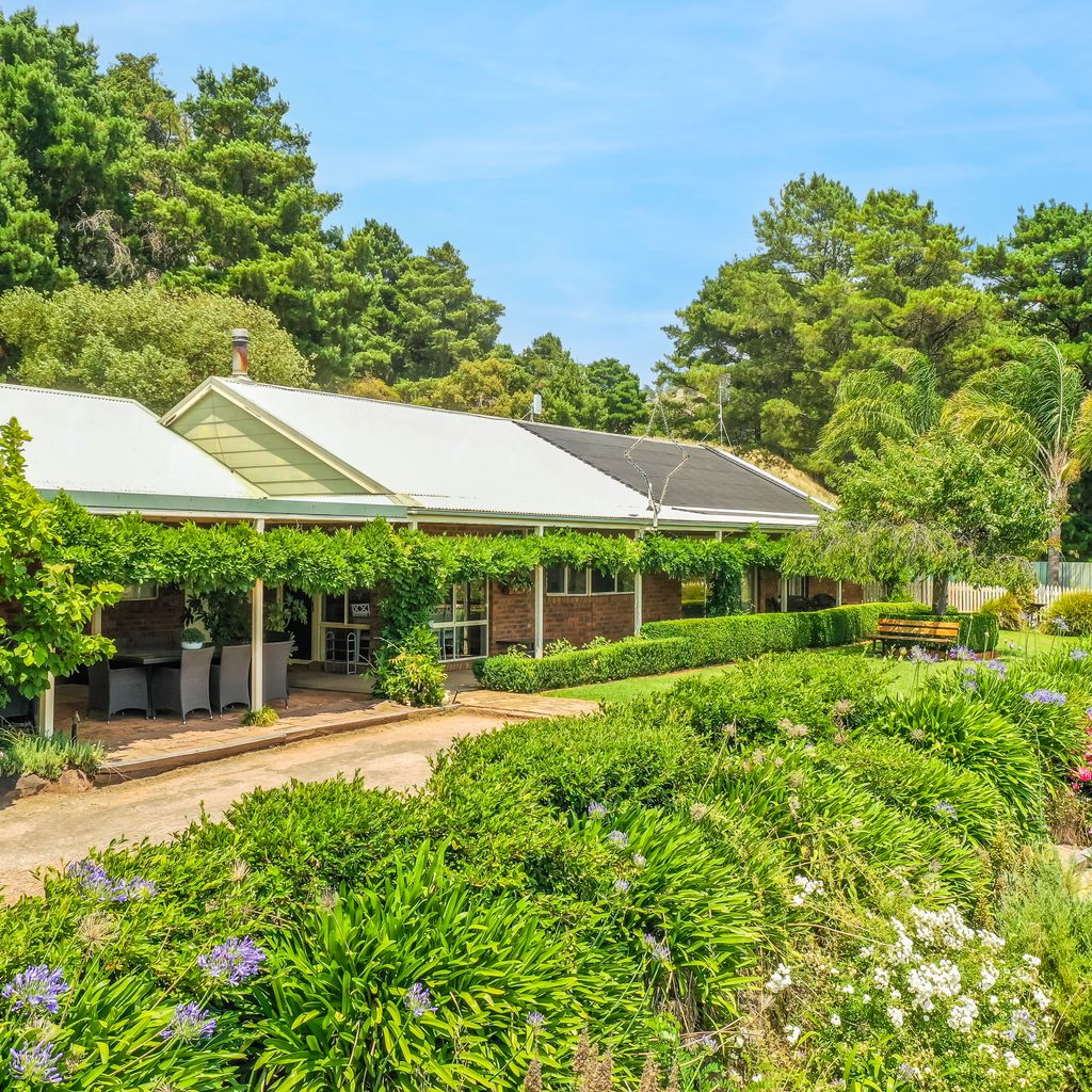 Monkey Gully Retreat – Mansfield – Sleeps 9