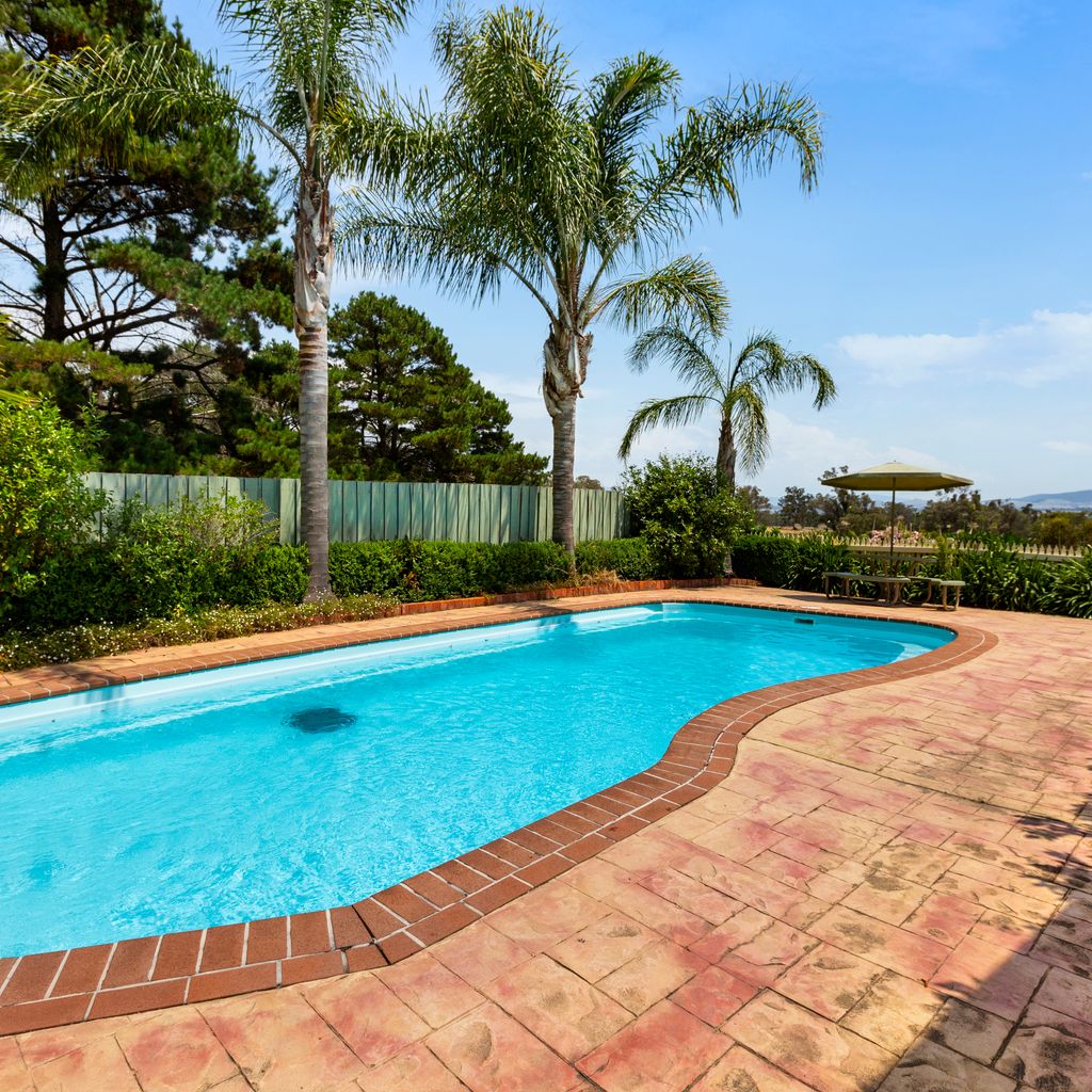 Monkey Gully Retreat – Mansfield – Sleeps 9