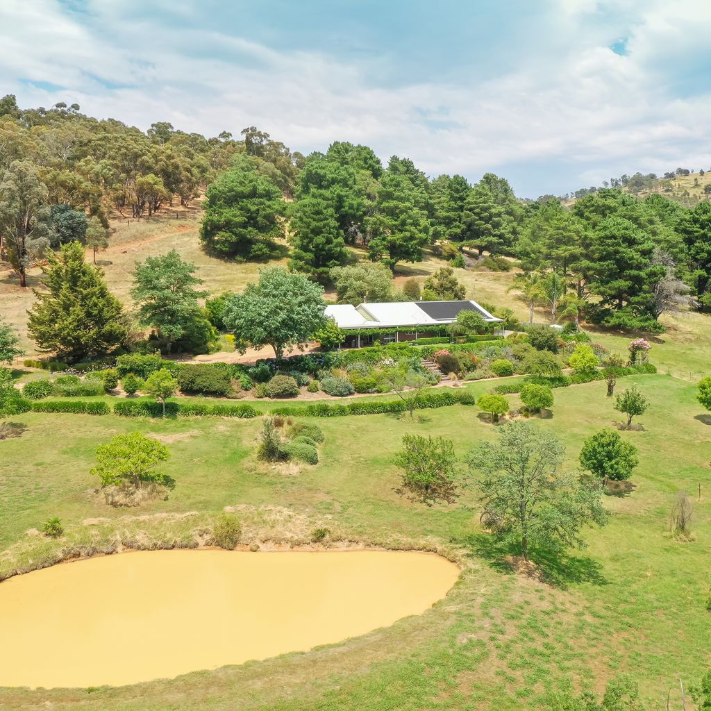 Monkey Gully Retreat – Mansfield – Sleeps 9