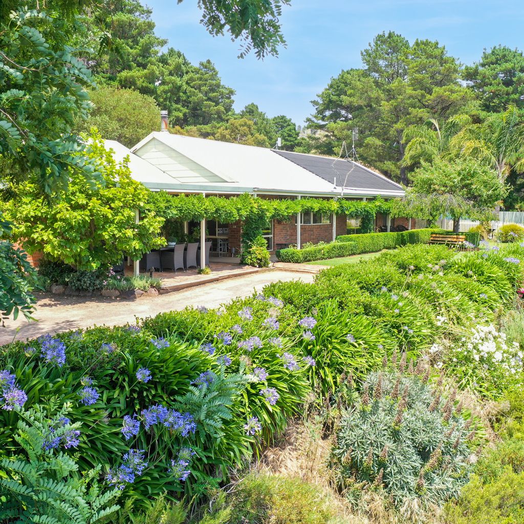 Monkey Gully Retreat – Mansfield – Sleeps 9