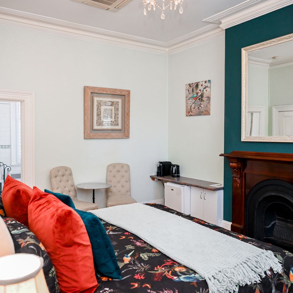 Deck Quarters – King Suite with Spa