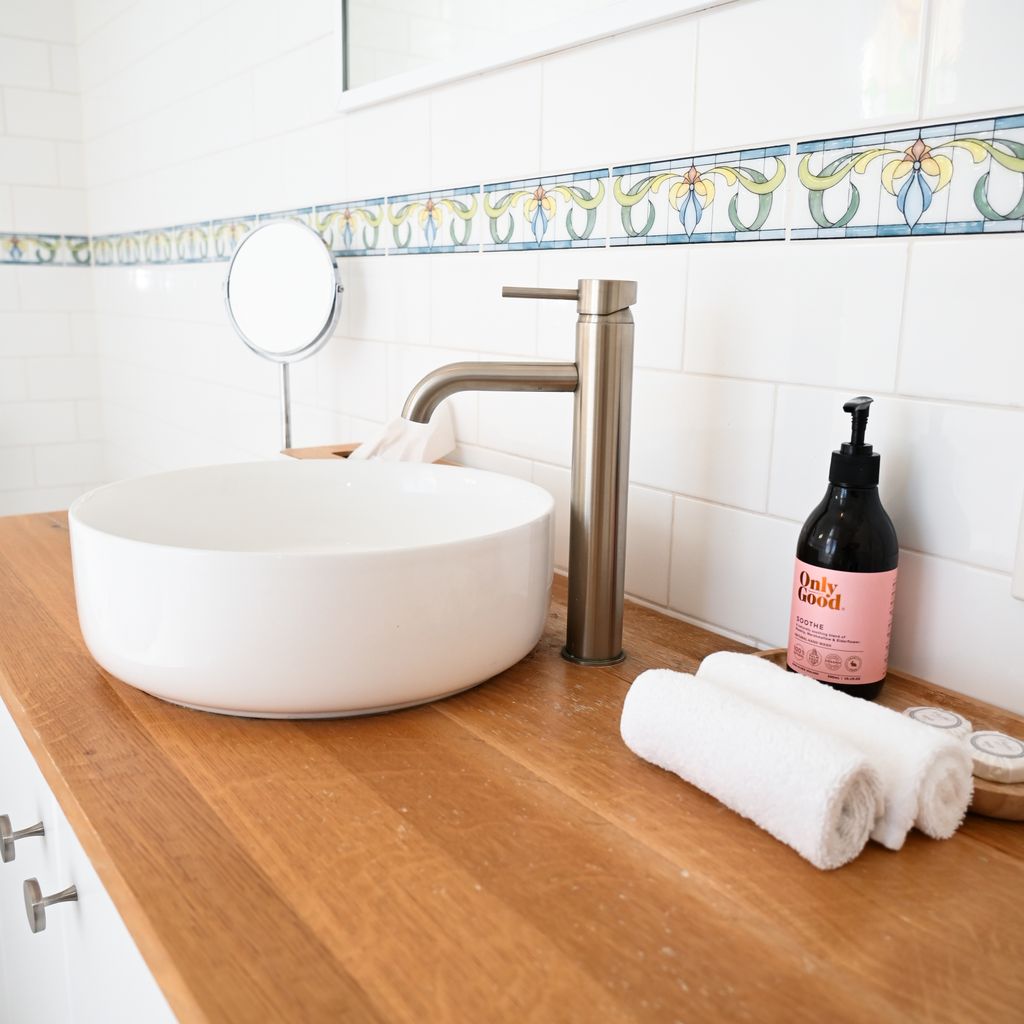Deck Quarters – King Suite with Spa