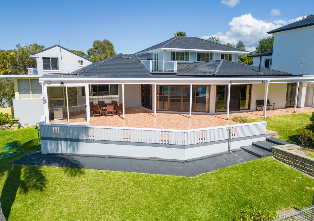 Charlesworth House