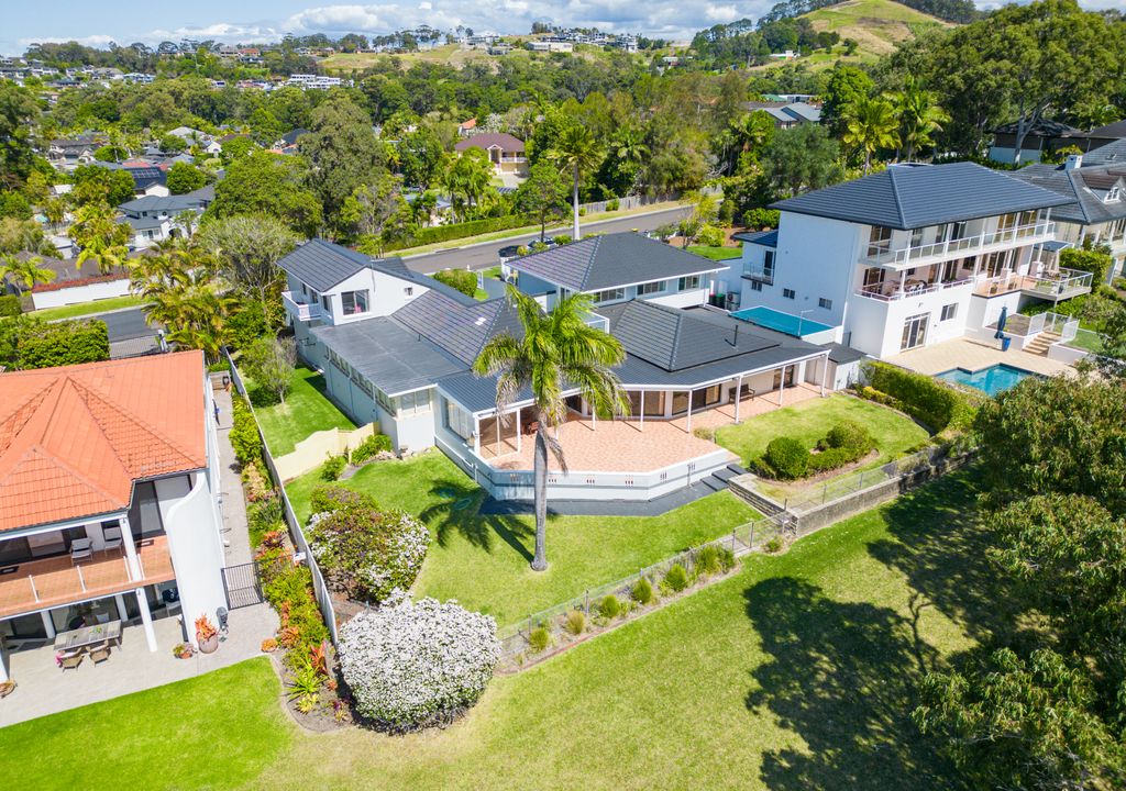 Charlesworth House