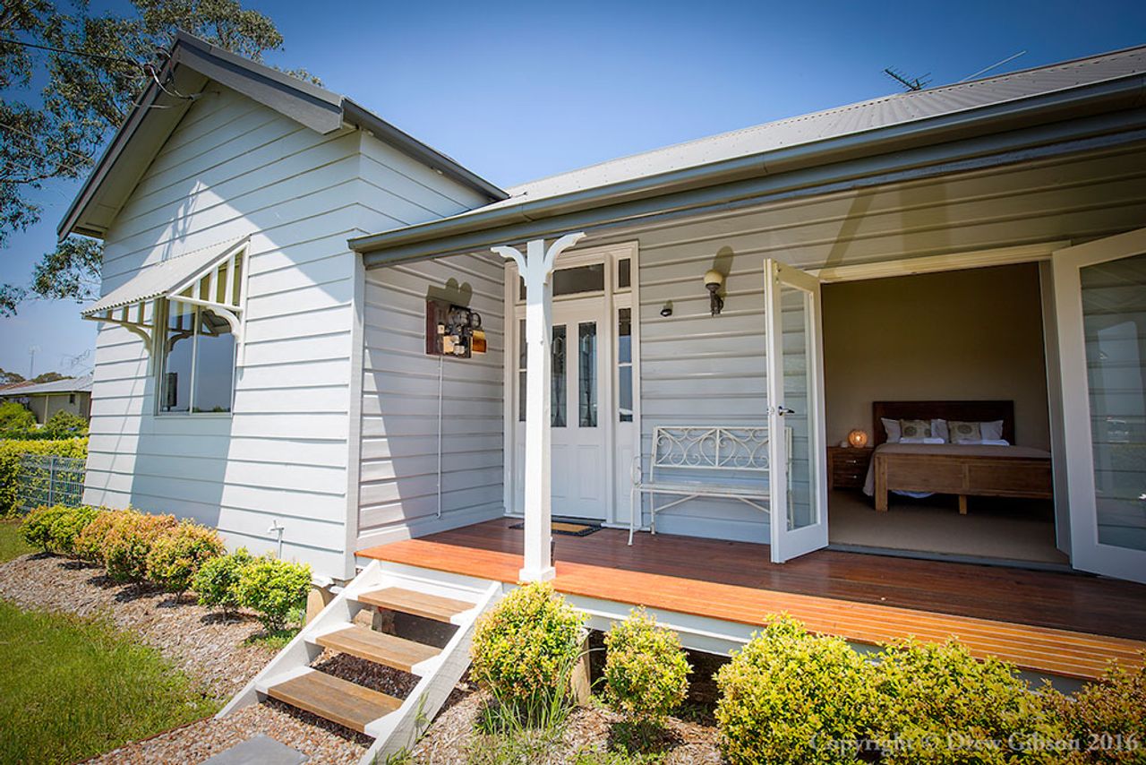 Wine Country Cottage located right at the Hunter Valley gateway, close to everything