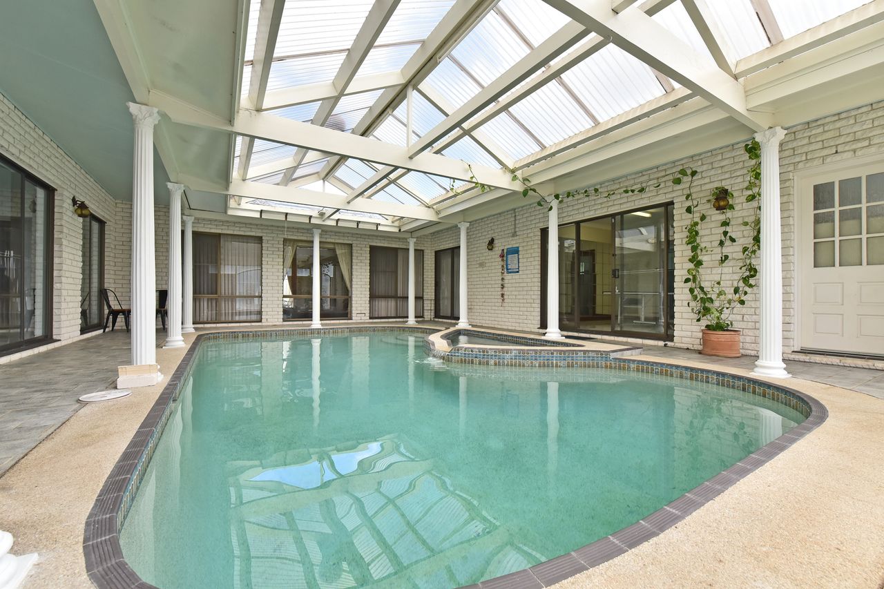 Casa Blanca Acreage Homestead with Indoor Pool