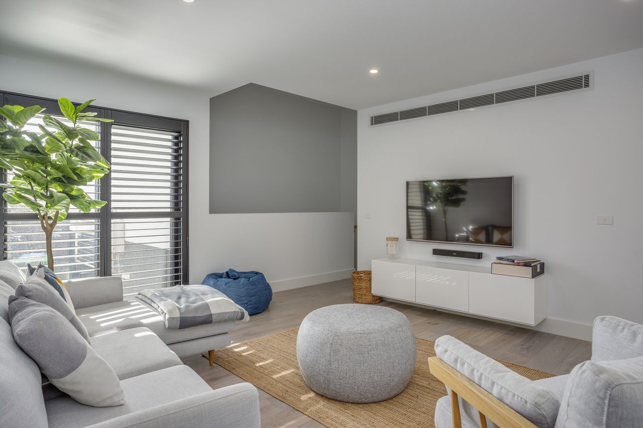 Modern Ernest Luxury Photo 14