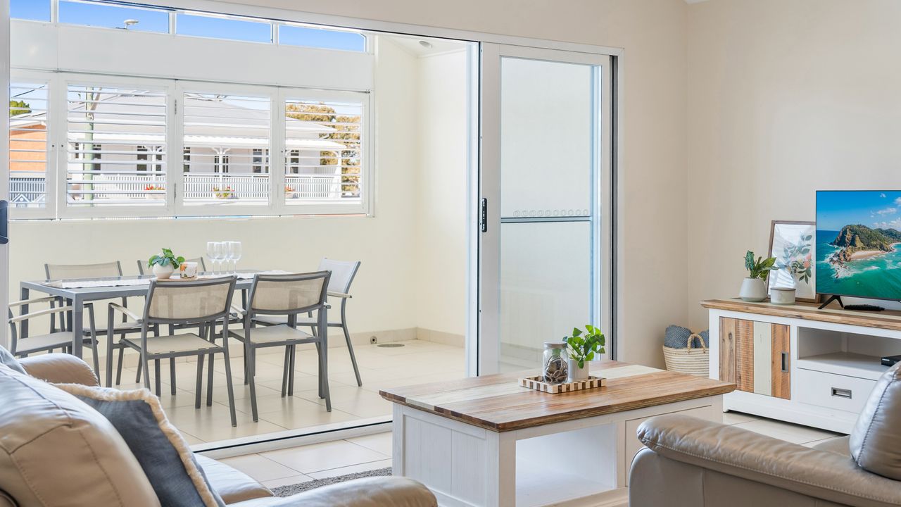 Malibu Apartments Unit 1 and 2 – 5 Oak Street