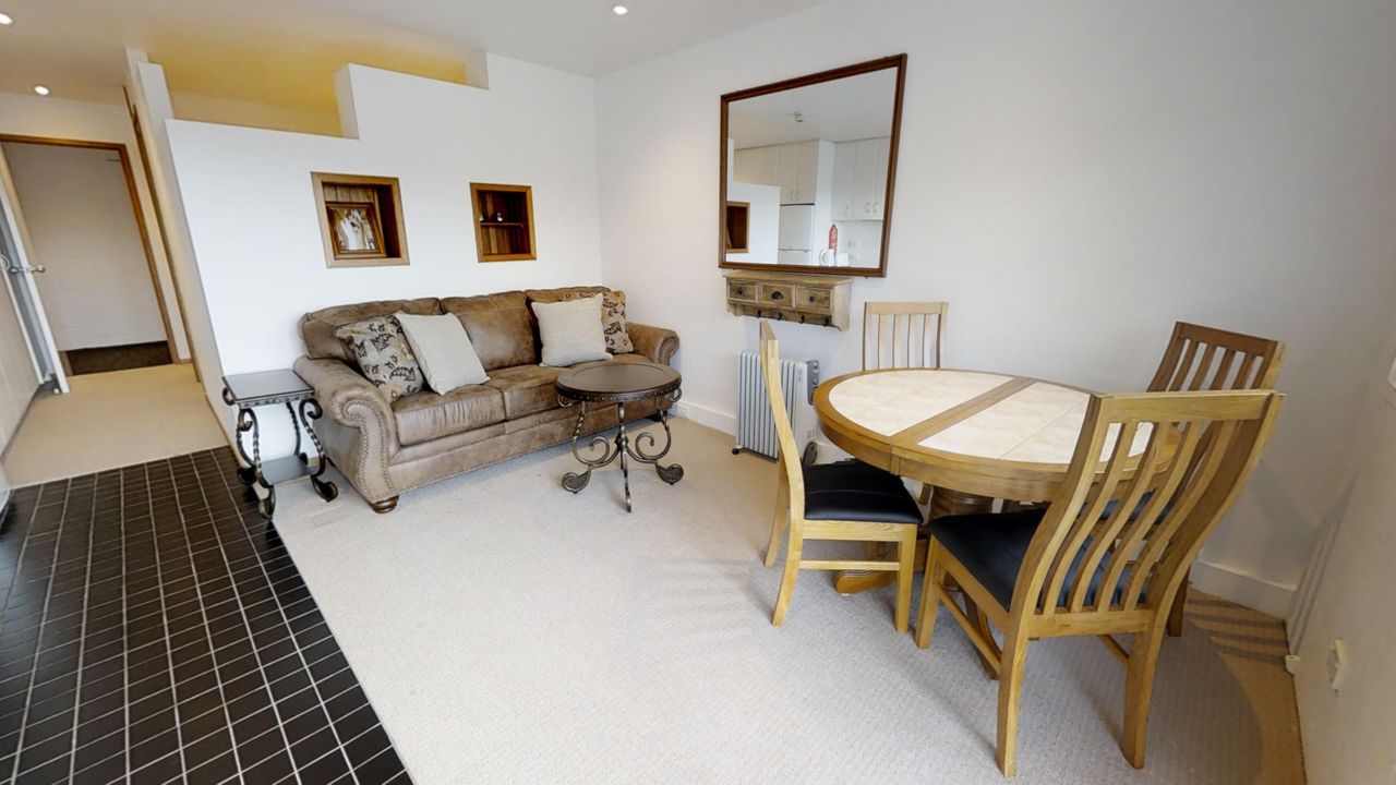 Two Studios (Sleeps 4)
