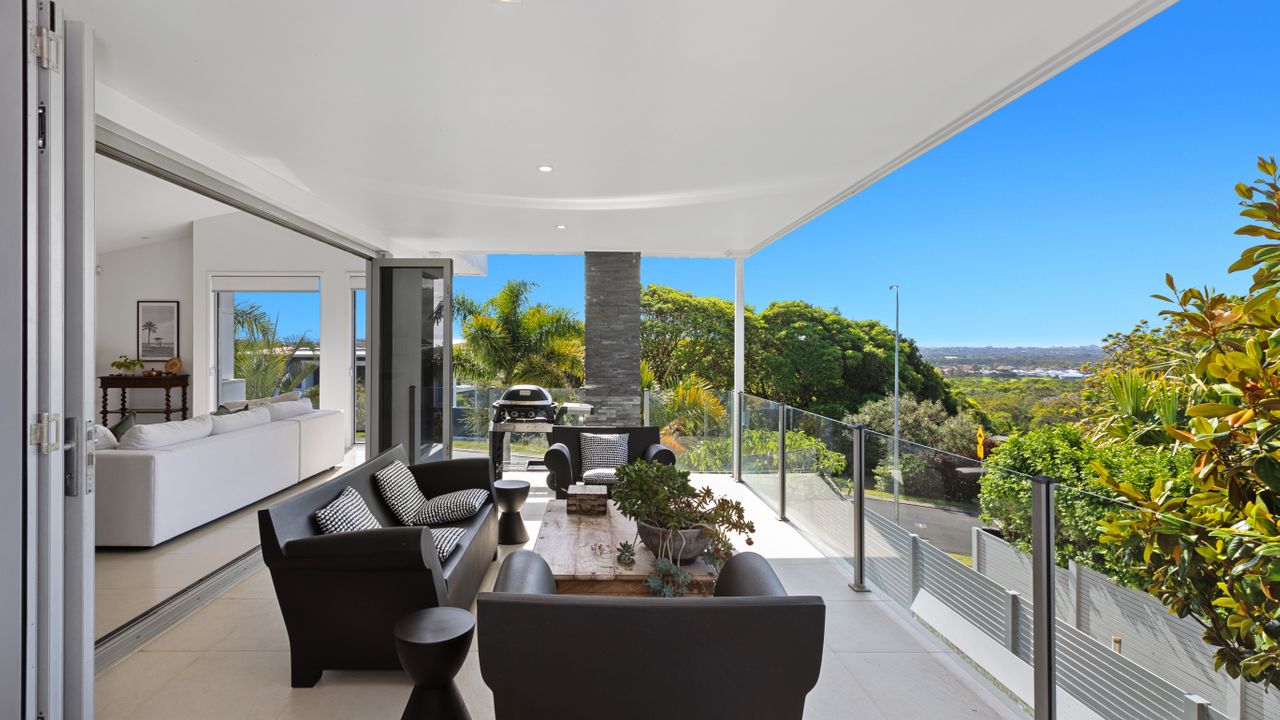 Seascape Views on Kingscliff Hill with Pool