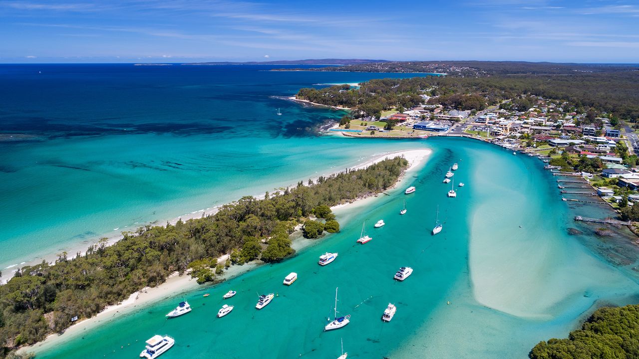 Secret Sanctuary On Seagrass – Luxury Coastal Retreat in Jervis Bay
