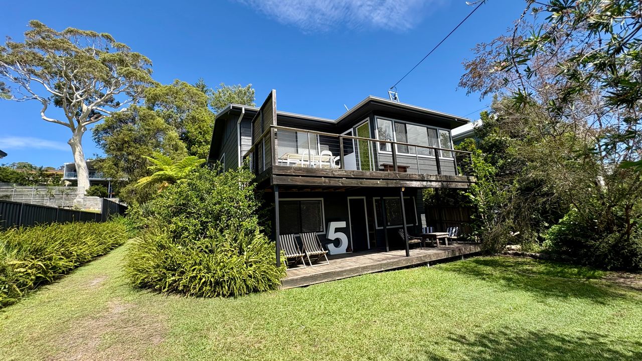 Shack No. 5 – A Quirky, Retro Beach Escape in Jervis Bay!
